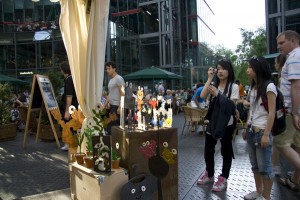 Touristen im Sony Center